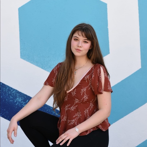 Meet your Posher, Briana - Picture 1 of 1